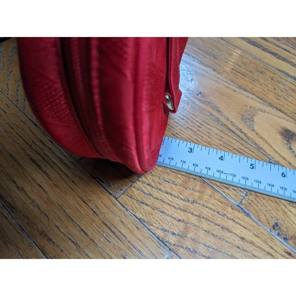 SAKS FIFTH AVENUE Cosmetics Bag Makeup Travel Pouch Red Multi‎ Pocket